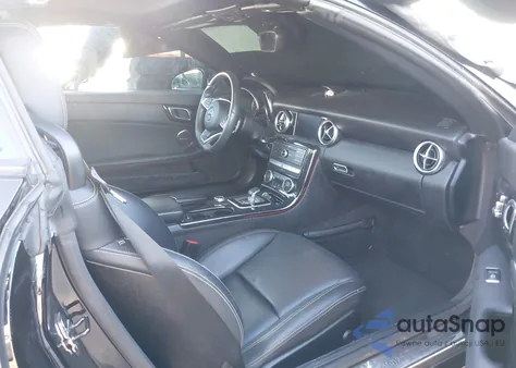 2020 Mercedes-Benz Slc 300 z USA, uszkodzony, nr VIN W1KPK3JA1LF172689